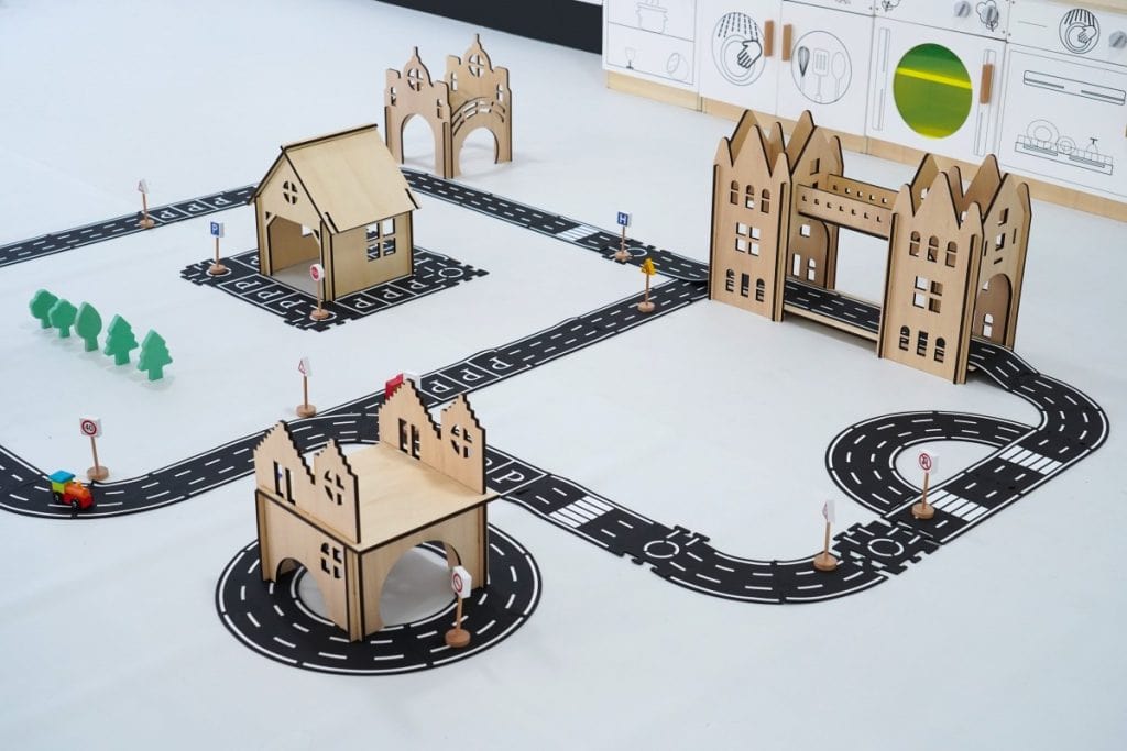 135-Piece Modular Roadway Town & Wooden Building Play Set