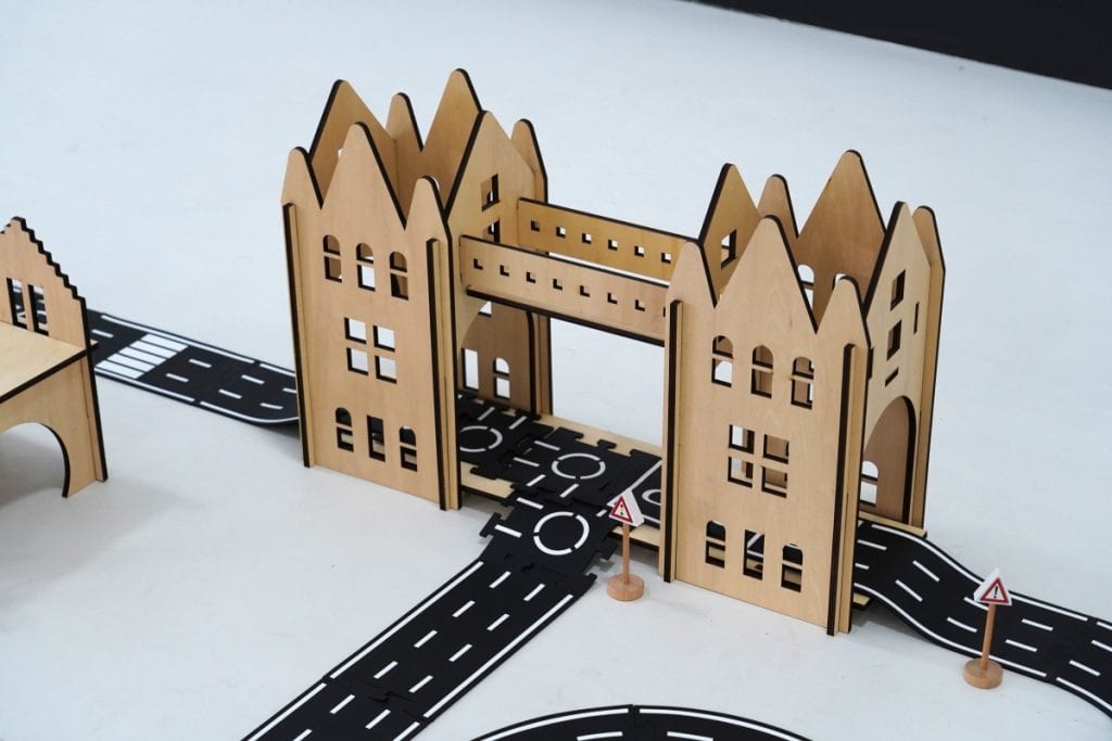 135-Piece Modular Roadway Town & Wooden Building Play Set