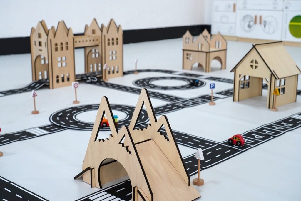 135-Piece Modular Roadway Town & Wooden Building Play Set