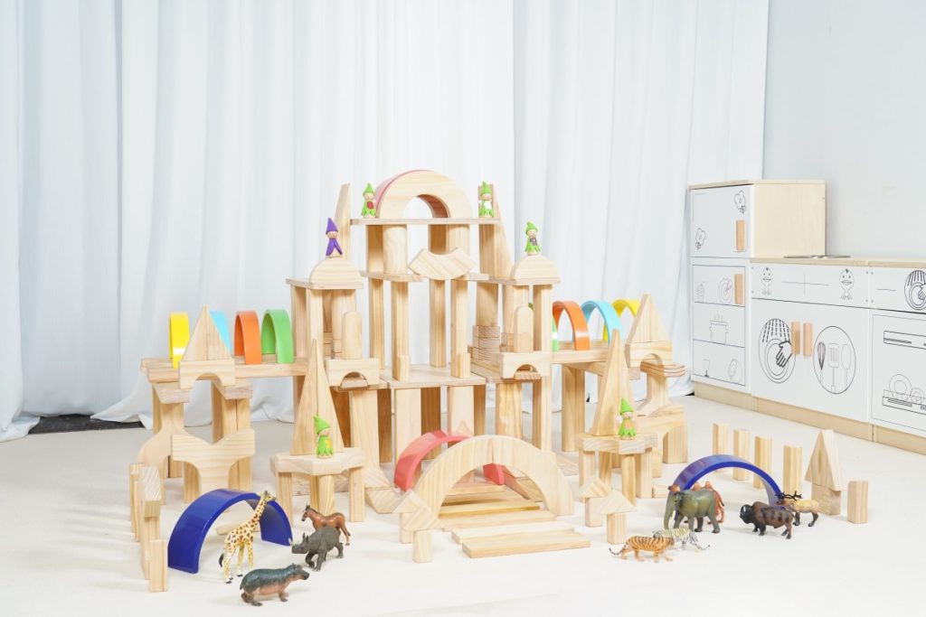 195-Piece Rainbow Architectural Wooden Block Set