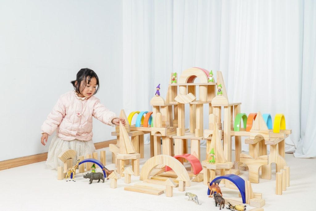 195-Piece Rainbow Architectural Wooden Block Set
