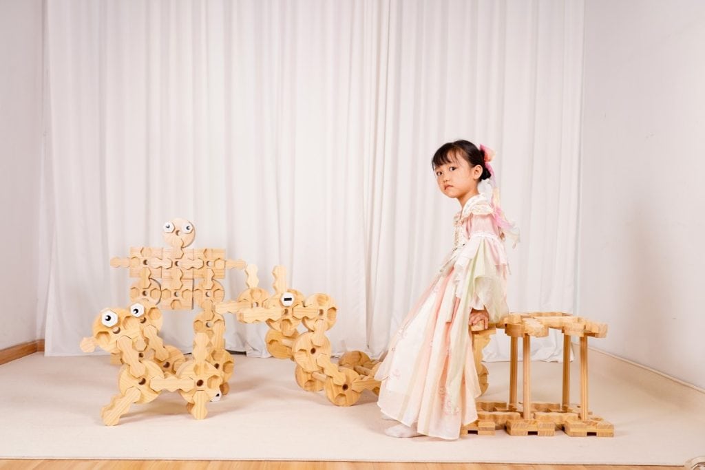 198-Piece Pinewood Interlocking Connector Building Set
