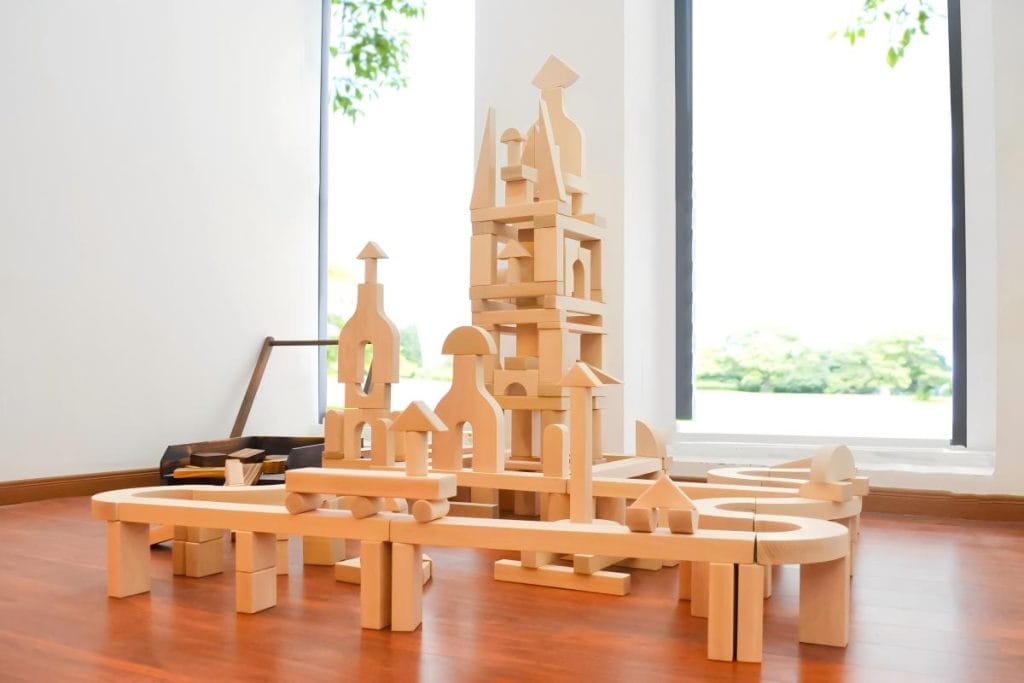 200-Piece Jumbo Solid Wood Unit Blocks Set