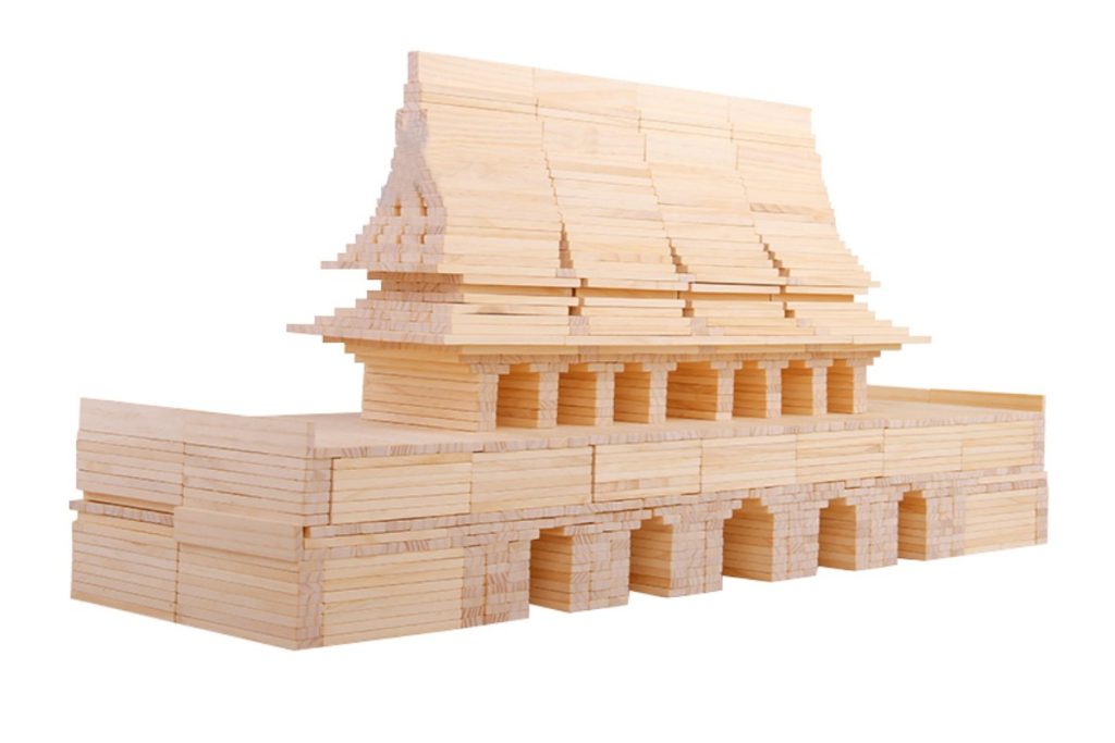 2100-Piece Natural Pine Wooden Plank Building Set