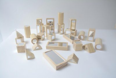 27-piece pinewood mirror sensory building blocks set