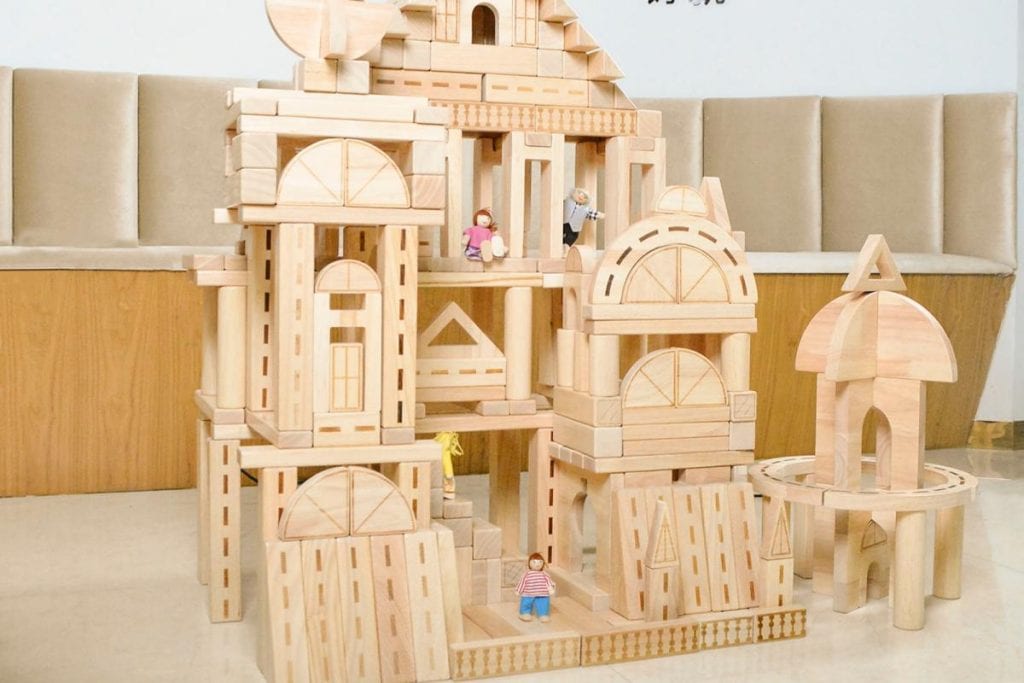 518-Piece Expanded Preschool Architectural & Railway Wooden Building Blocks Set