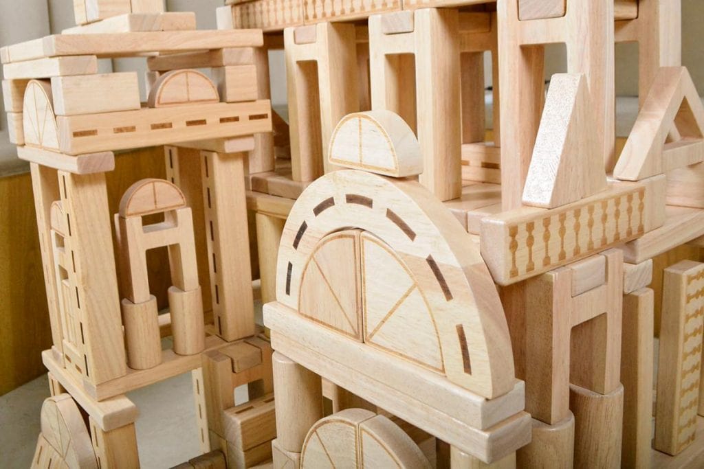 518-Piece Expanded Preschool Architectural & Railway Wooden Building Blocks Set