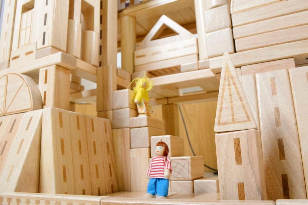 518-Piece Expanded Preschool Architectural & Railway Wooden Building Blocks Set