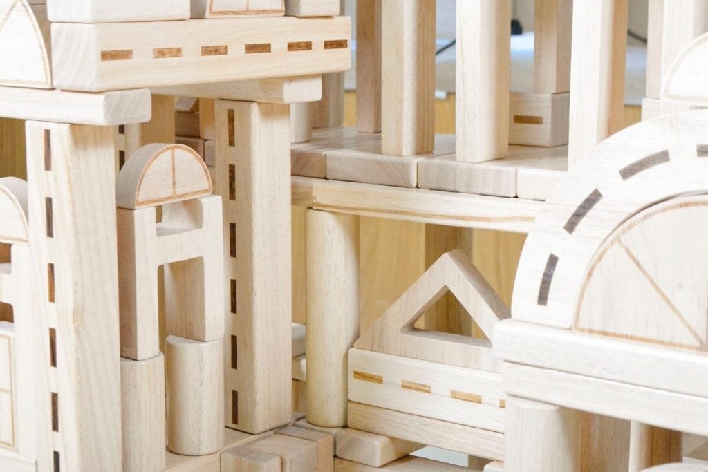 518-Piece Expanded Preschool Architectural & Railway Wooden Building Blocks Set