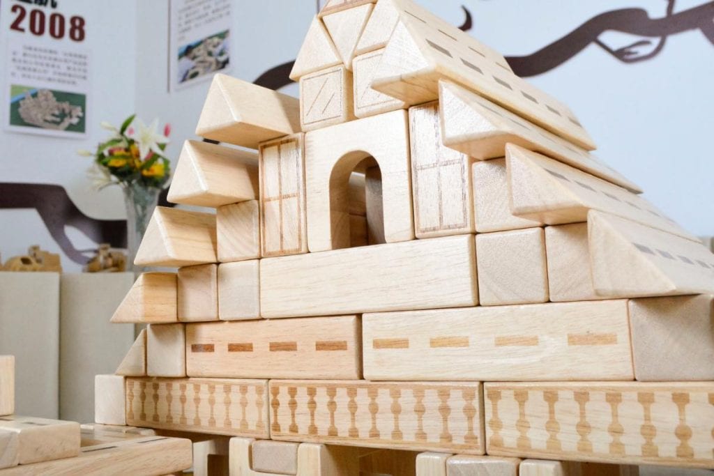 518-Piece Expanded Preschool Architectural & Railway Wooden Building Blocks Set