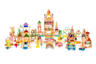 578-piece wooden construction and small world play set arranged as a large city