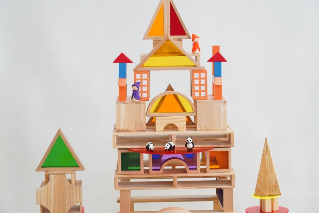 578-Piece Wooden Construction & Small World Play Set