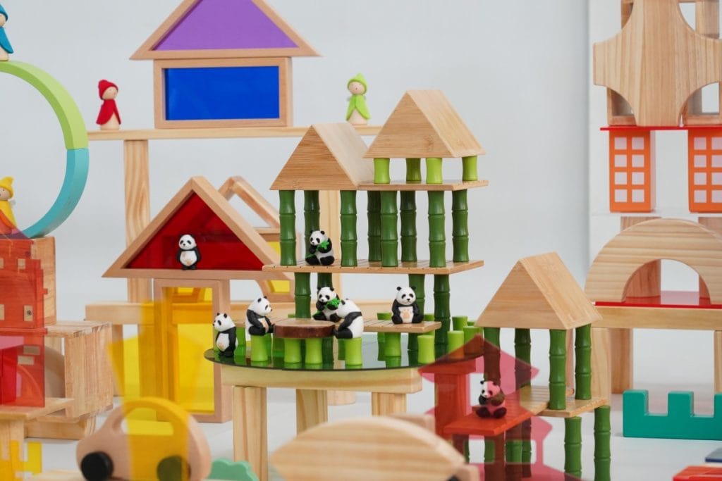 578-Piece Wooden Construction & Small World Play Set