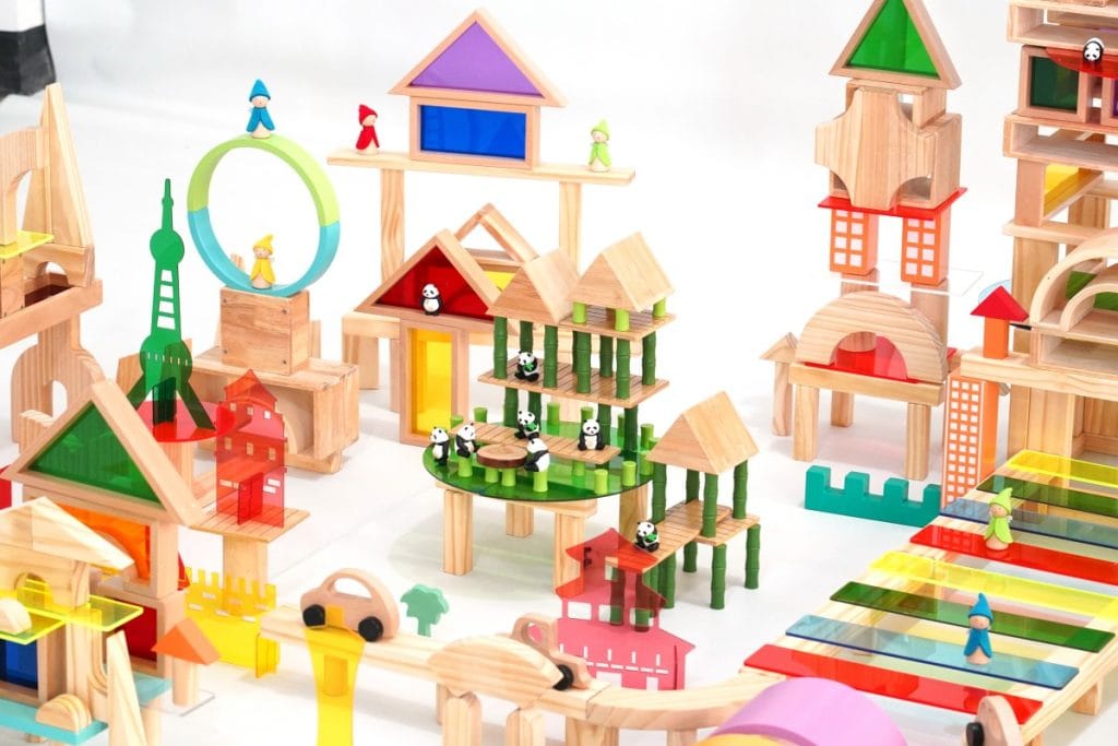 578-Piece Wooden Construction & Small World Play Set