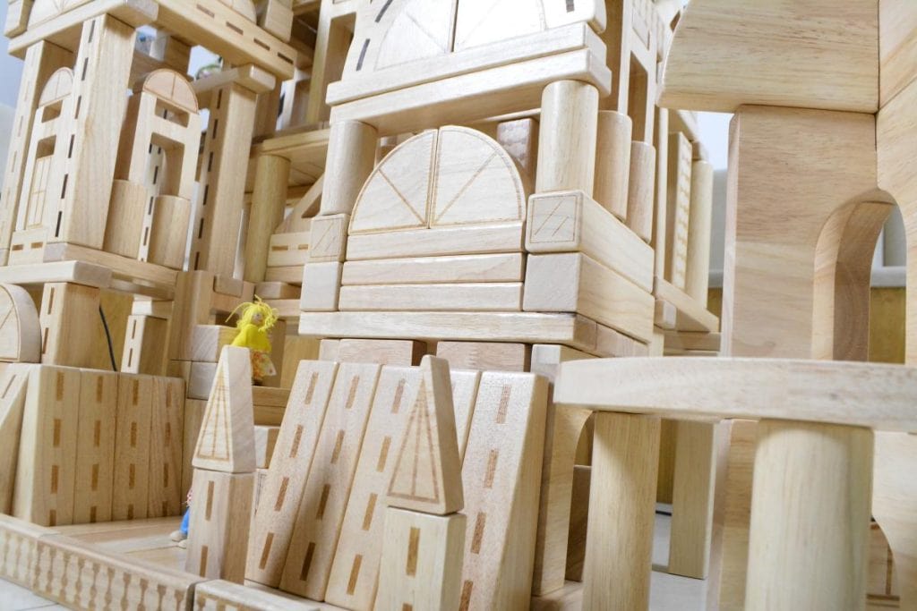 592-Piece Advanced Preschool Architectural & Railway Wooden Building Blocks Set