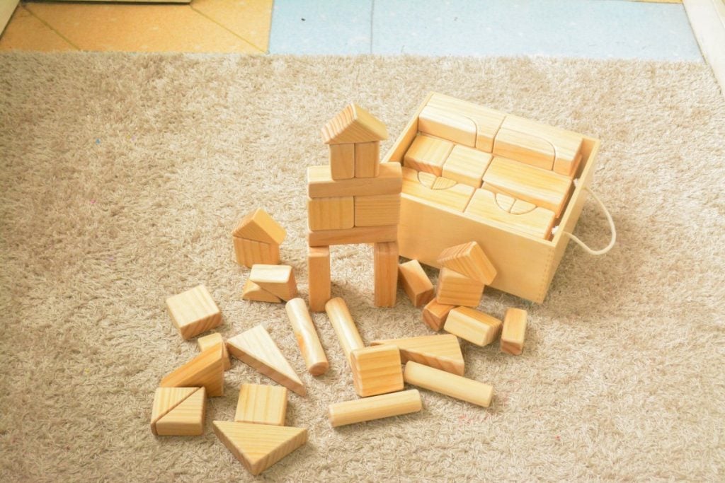 64-Piece Rounded-Edge Pinewood Unit Block Set