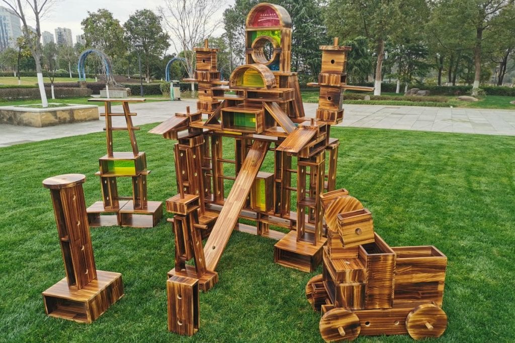 108-Piece Outdoor Hollow Blocks with Acrylic Panels