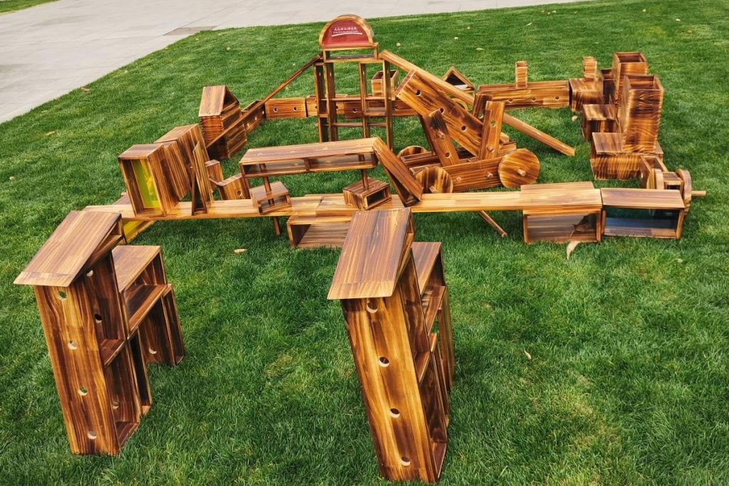 108-Piece Outdoor Hollow Blocks with Acrylic Panels