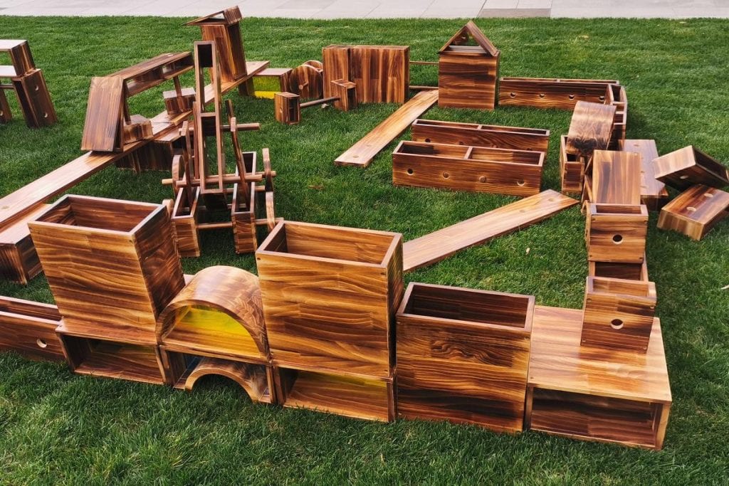 108-Piece Outdoor Hollow Blocks with Acrylic Panels