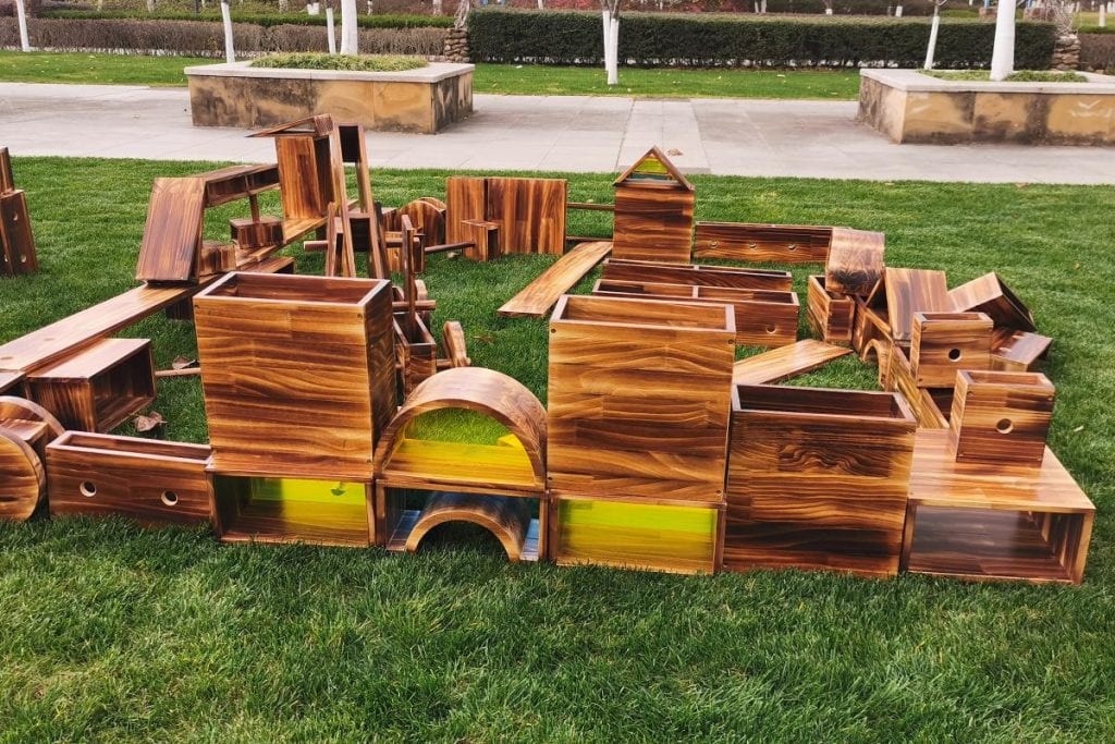 108-Piece Outdoor Hollow Blocks with Acrylic Panels