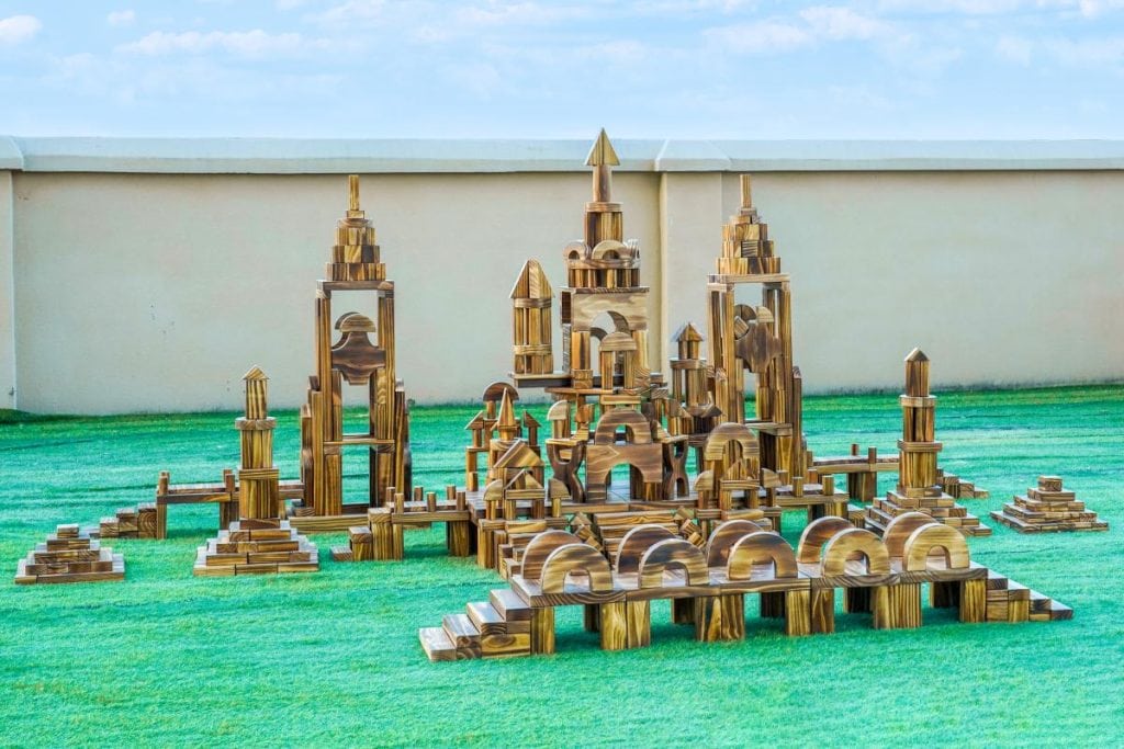 1180 piece large outdoor wooden building blocks
