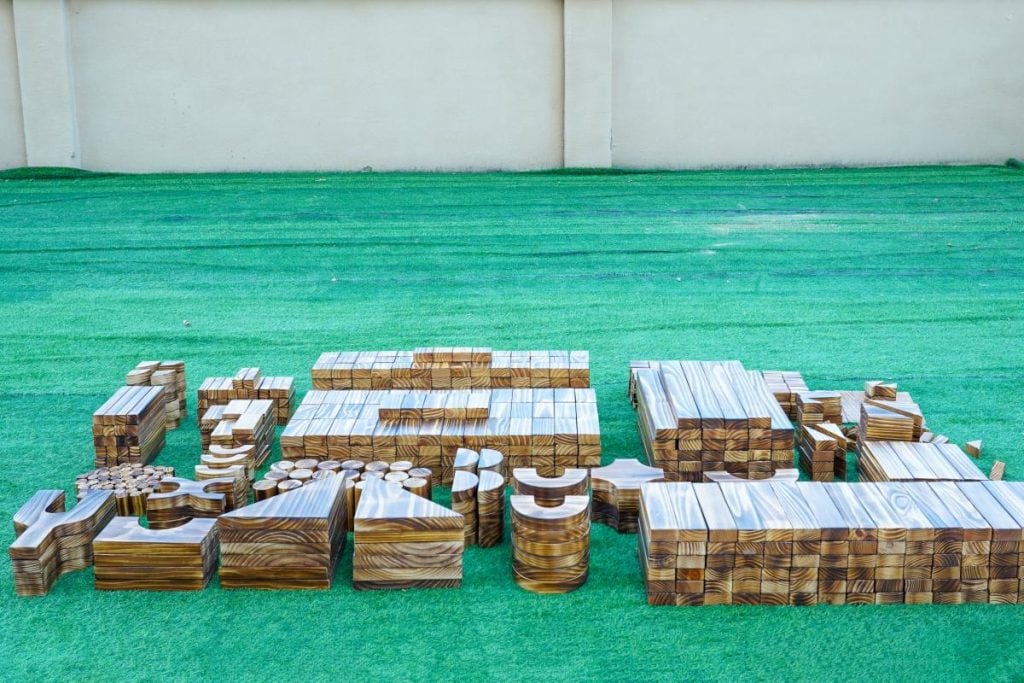 1180 piece large outdoor wooden building blocks