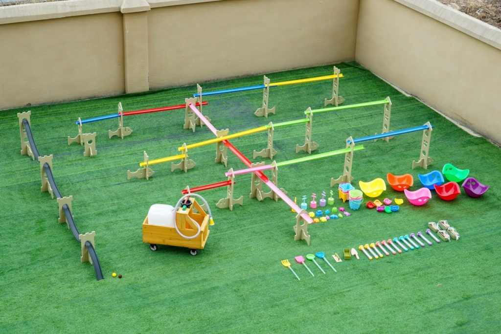 143 piece preschool water play system