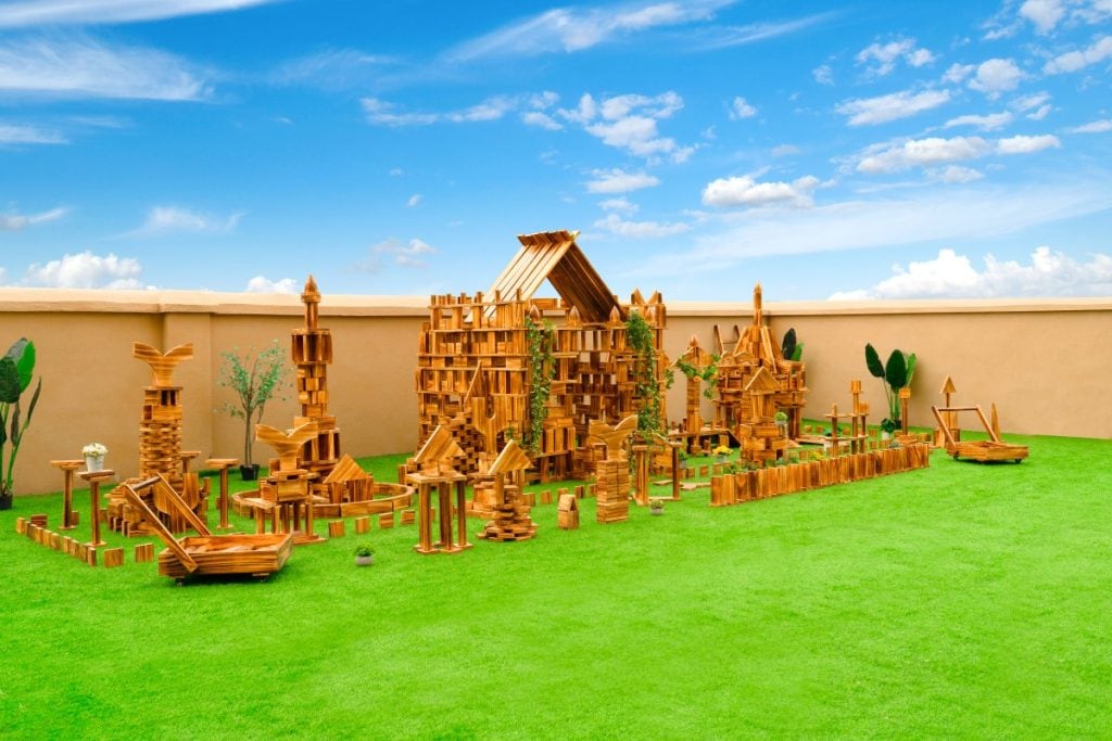 1633-Piece Large Outdoor Wooden Building Blocks – Basic Set