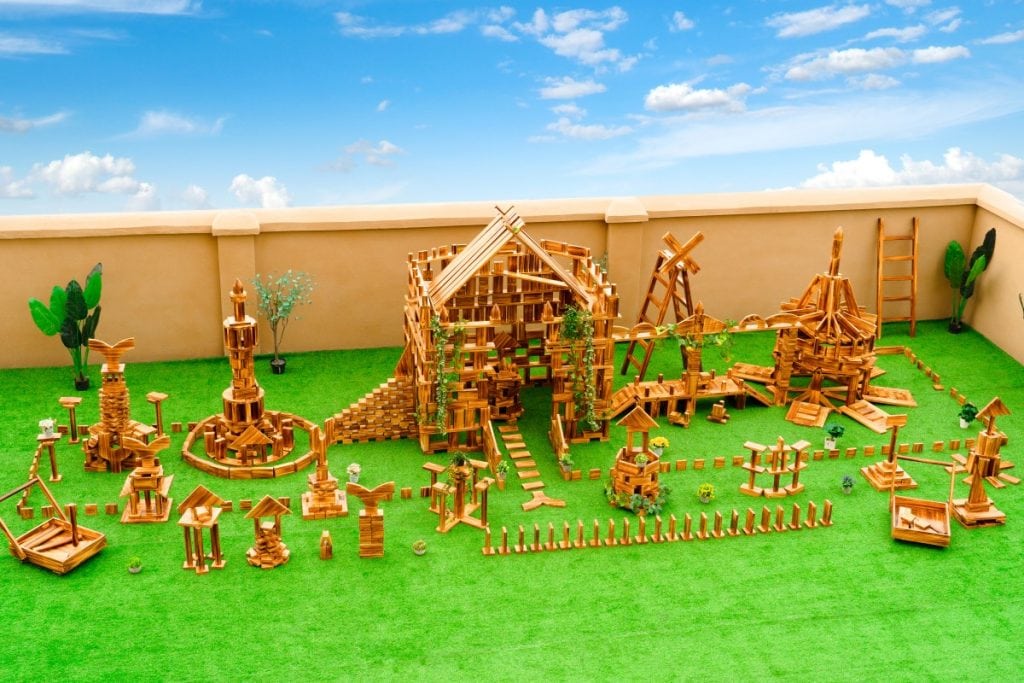 1633-Piece Outdoor Construction Blocks – Play Set