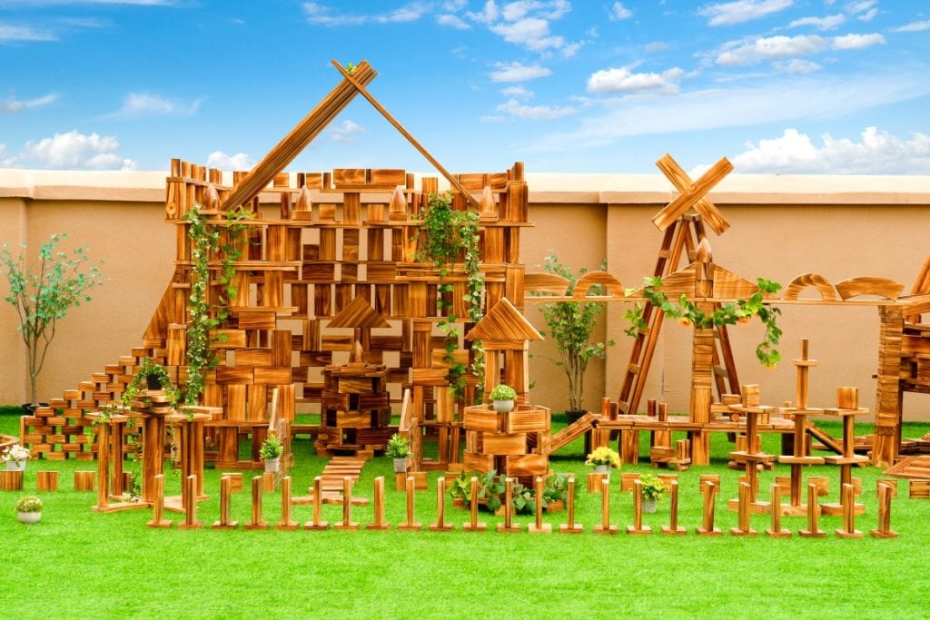 1633-Piece Outdoor Construction Blocks – Play Set