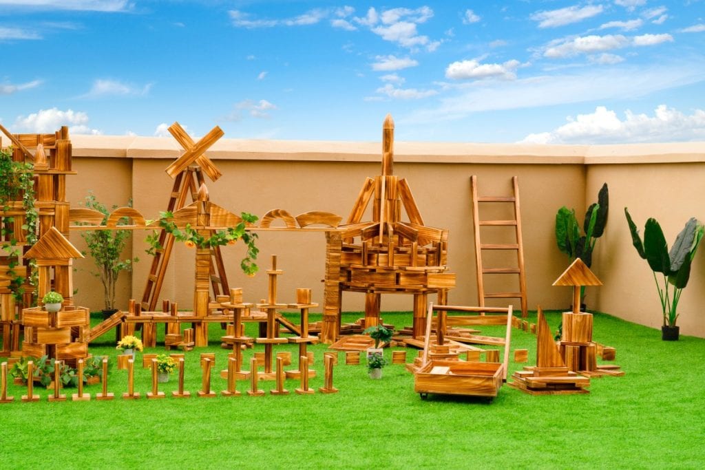 1633-Piece Outdoor Construction Blocks – Play Set
