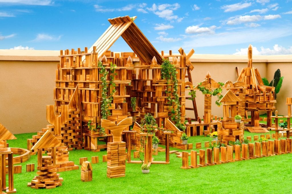 1633-Piece Outdoor Construction Blocks – Play Set