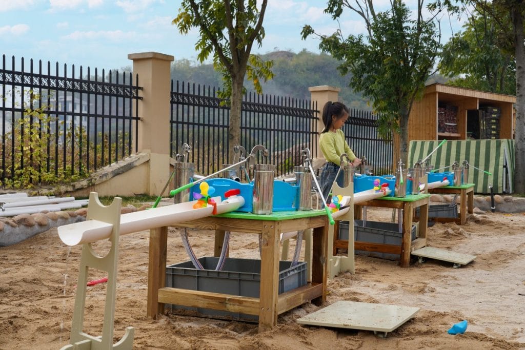 33 Piece Sand & Water Activity Station