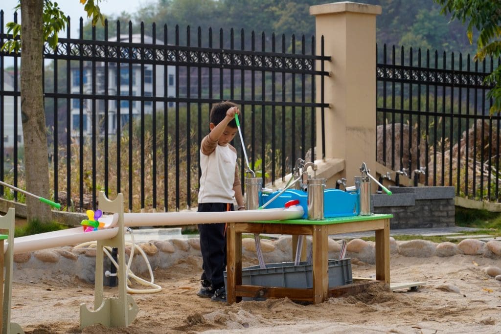33 Piece Sand & Water Activity Station