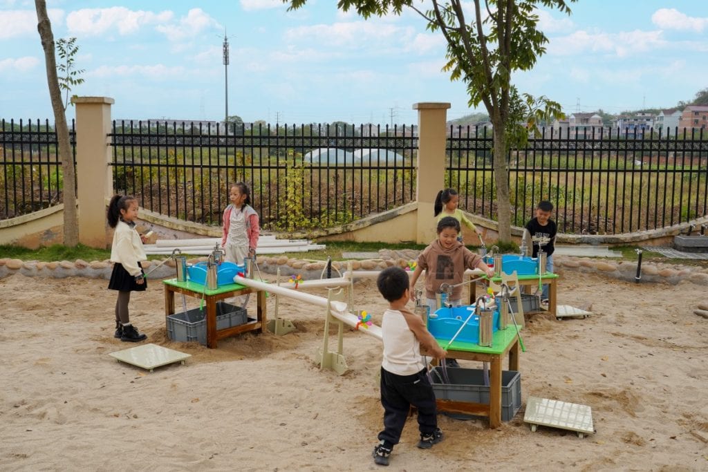 33 Piece Sand & Water Activity Station