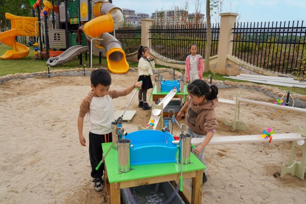 33 Piece Sand & Water Activity Station