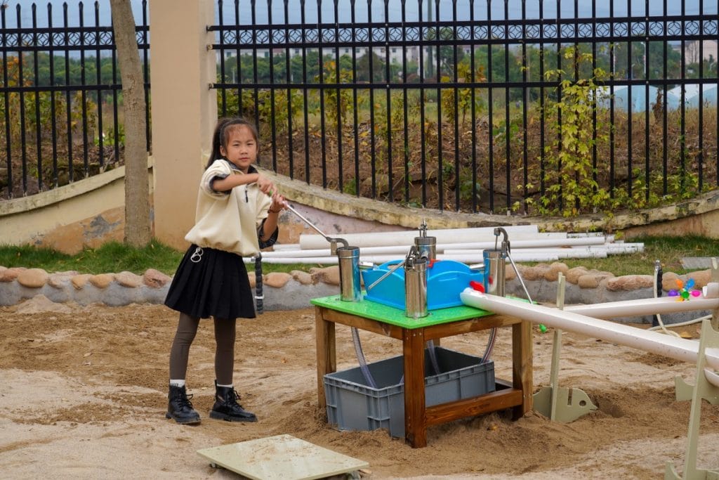 33 Piece Sand & Water Activity Station