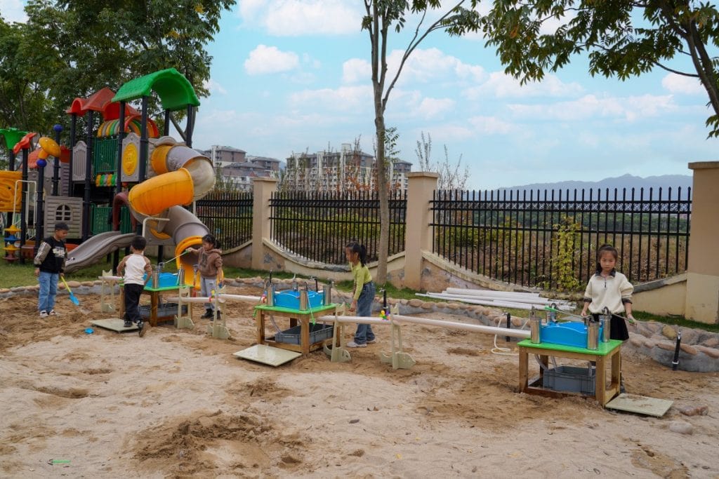 33 Piece Sand & Water Activity Station