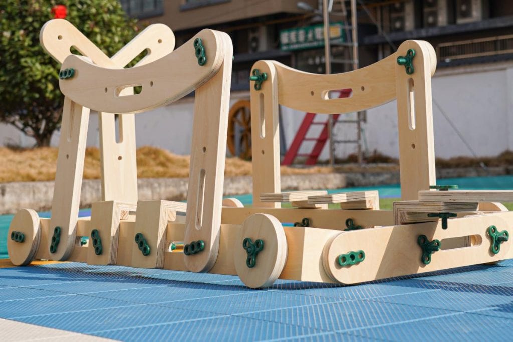 335-Piece Large Plywood Mechanical Construction Set
