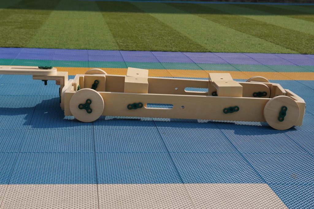 335-Piece Large Plywood Mechanical Construction Set