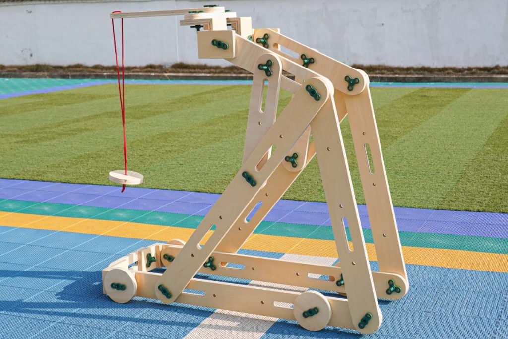 335-Piece Large Plywood Mechanical Construction Set