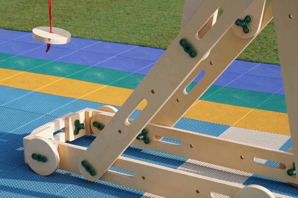 335-Piece Large Plywood Mechanical Construction Set