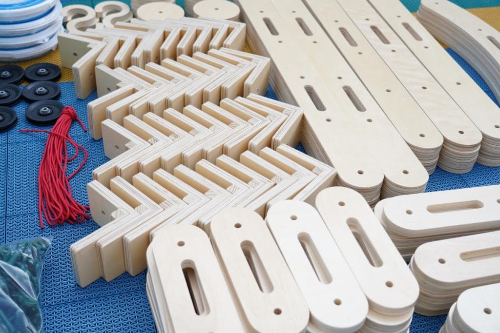 335-Piece Large Plywood Mechanical Construction Set
