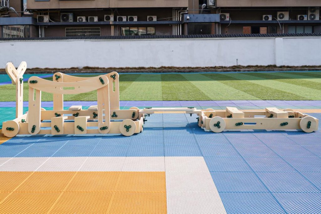 335-Piece Large Plywood Mechanical Construction Set