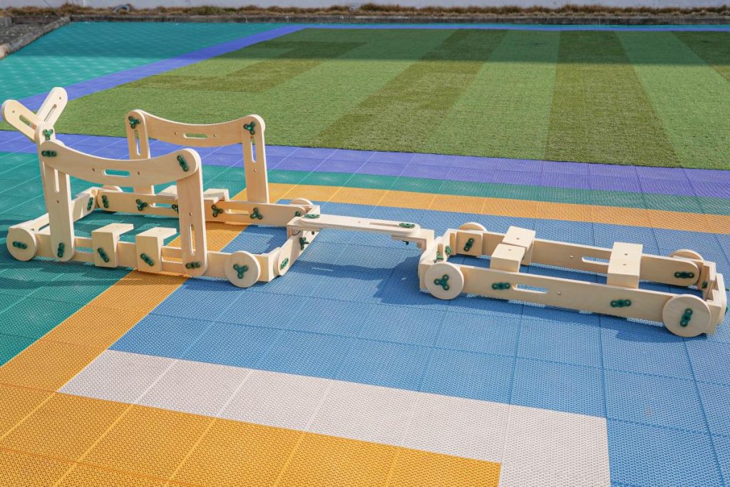 335-Piece Large Plywood Mechanical Construction Set