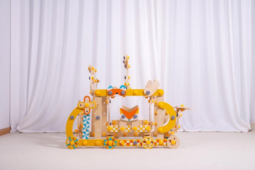 390-Piece Colorful Bolt & Nut Construction Set