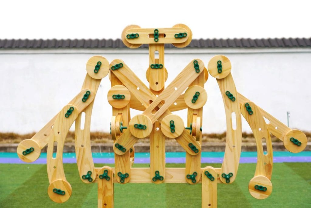 450-Piece Large Wooden Bolt & Nut Construction Set