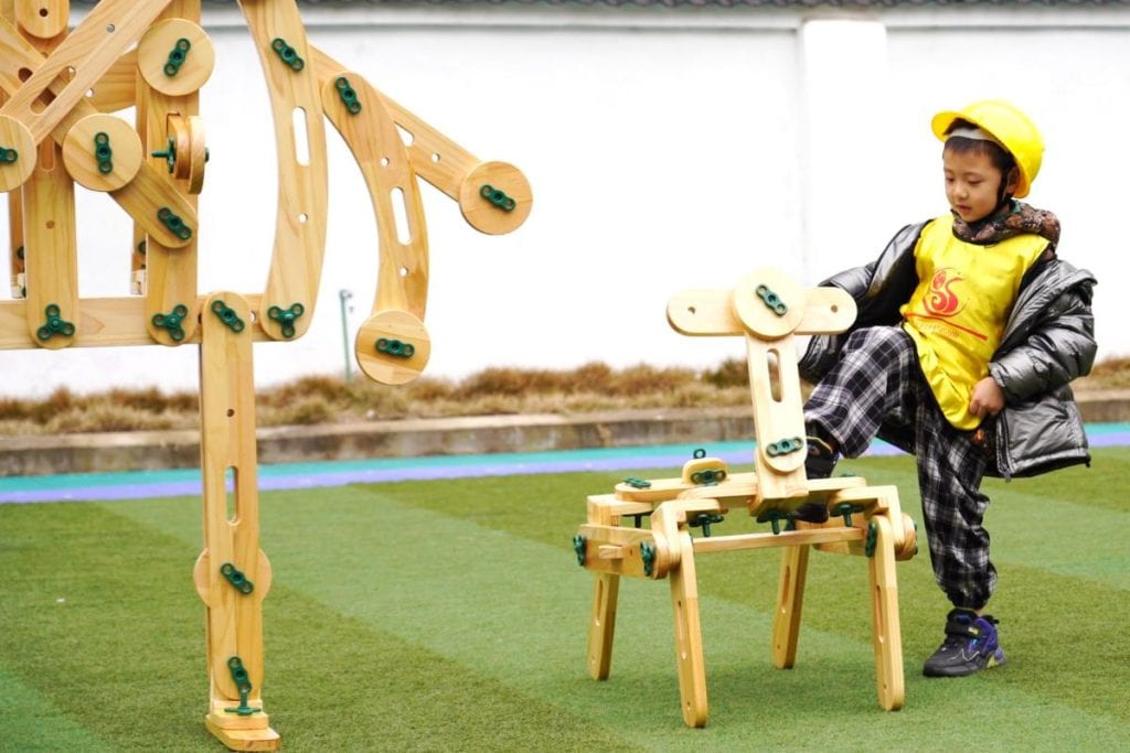 450-Piece Large Wooden Bolt & Nut Construction Set