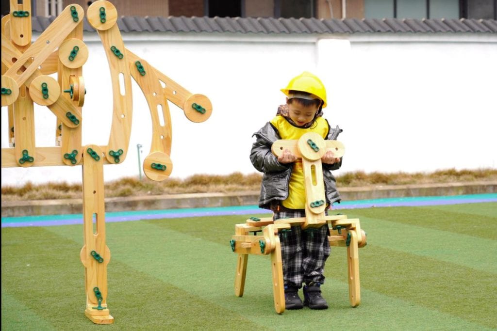 450-Piece Large Wooden Bolt & Nut Construction Set