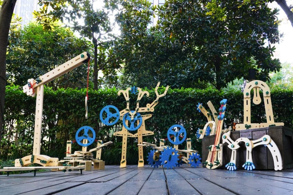 566-Piece STEAM Bolt & Nut Construction Set